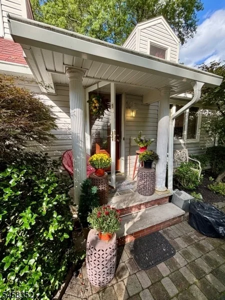 Photo of 70 Mayfair Dr
