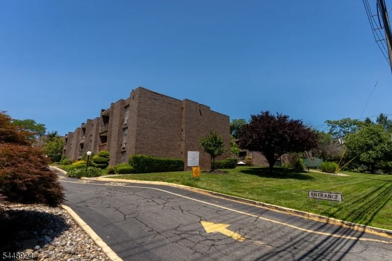 Photo of Unit E at 355 River Road