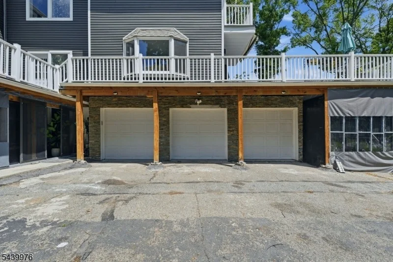 Photo of 190 Pine Brook Rd