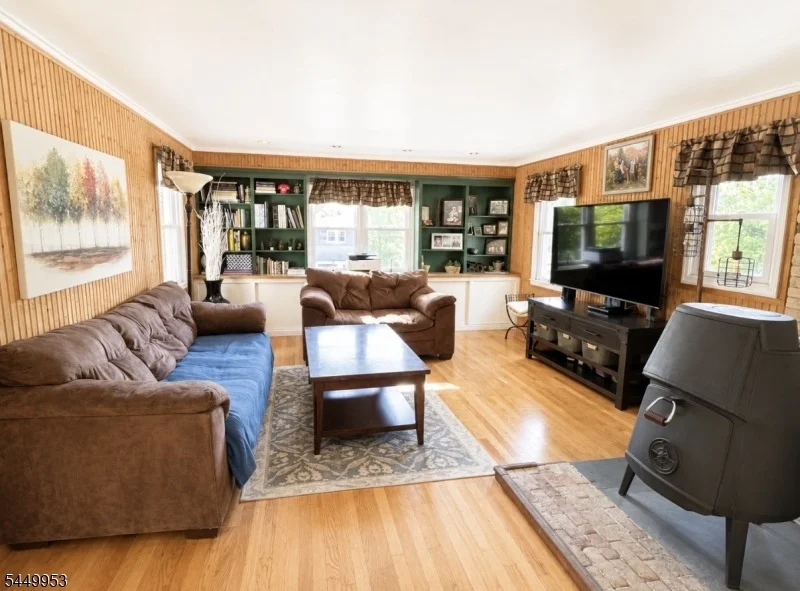 Photo of 501 Diamond Spring Rd