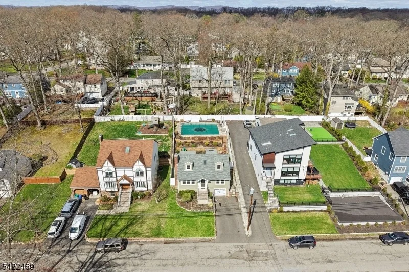Photo of 59 Oakwood Dr