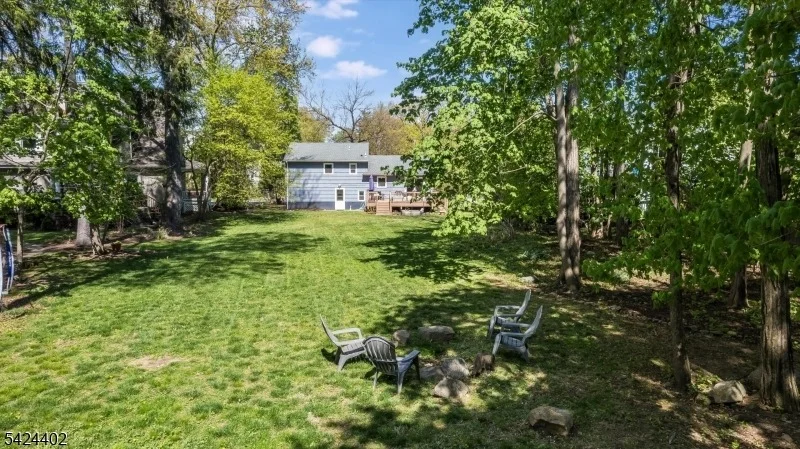 Photo of 30 Bellaire Dr
