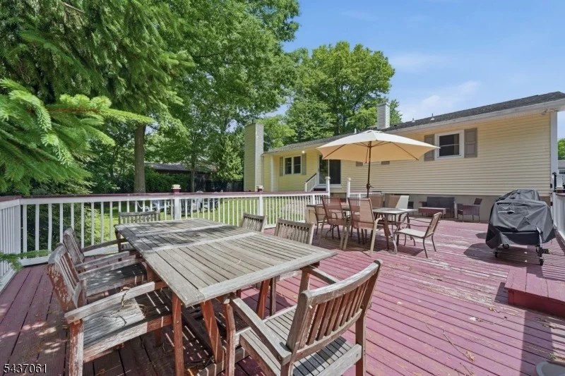 Photo of 16 Windsor Dr
