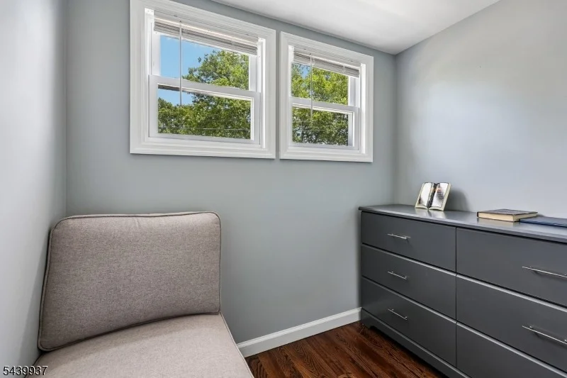 Photo of 377 Parker Ave
