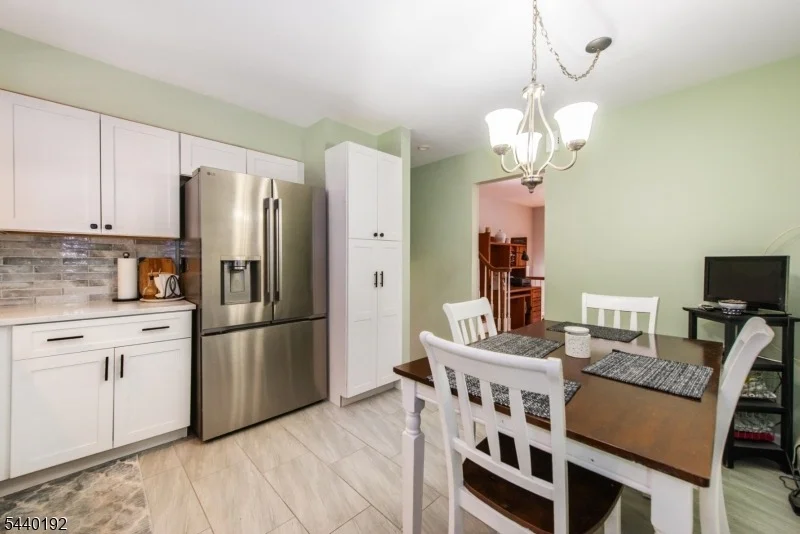 Photo of 27 Dewey Dr