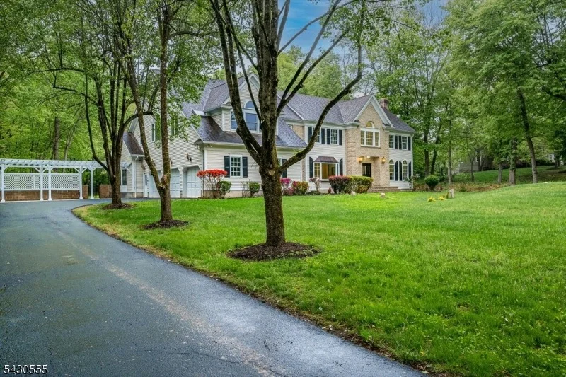 Photo of 270 Mountain Rd