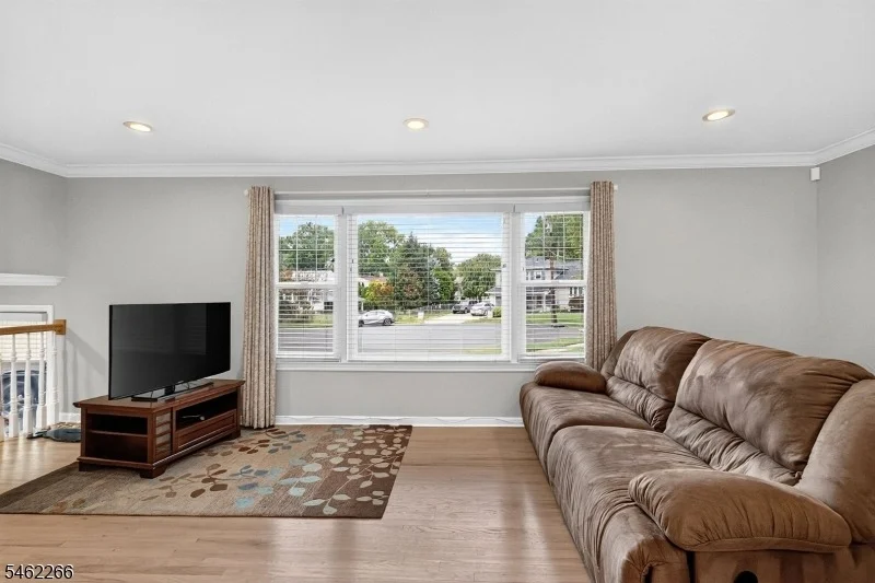 Photo of 2 Braemar Cir