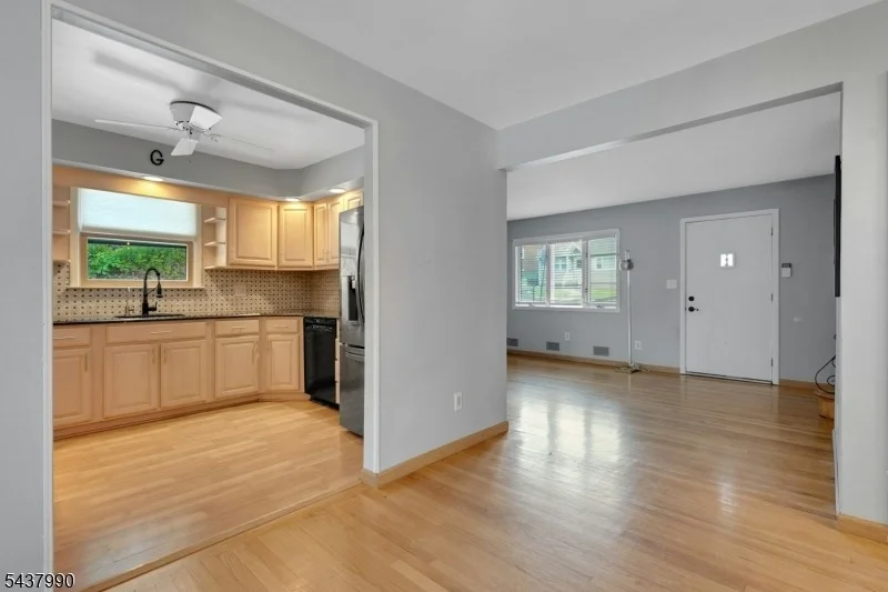 Photo of 451 Chestnut St