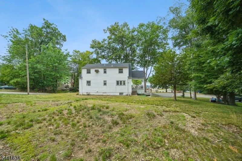 Photo of 72 Lake Dr East
