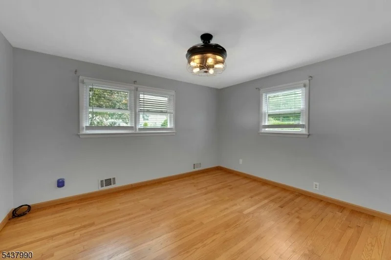 Photo of 451 Chestnut St