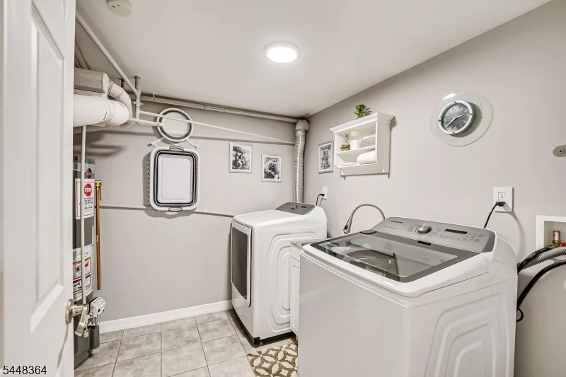 Photo of 737 W 8Th St