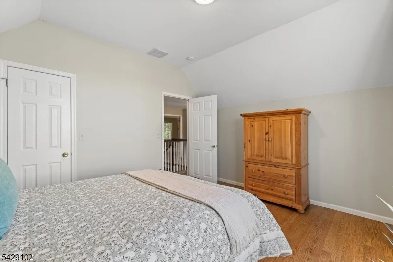 Photo of 16 Yorkshire Dr