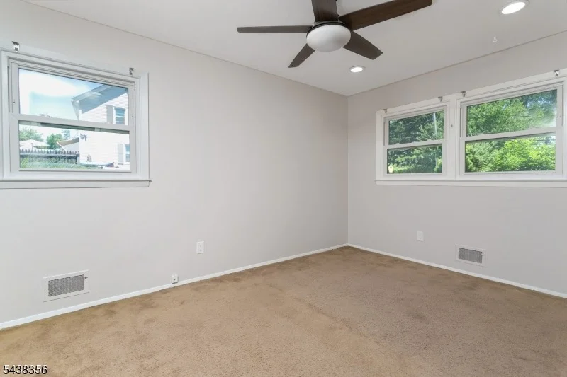Photo of 70 Knoll Rd