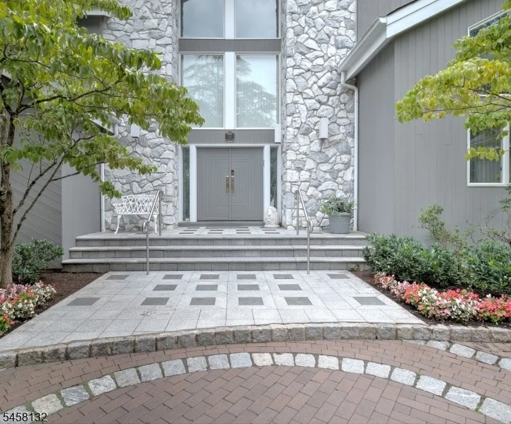 Photo of 52 Edgemont Rd