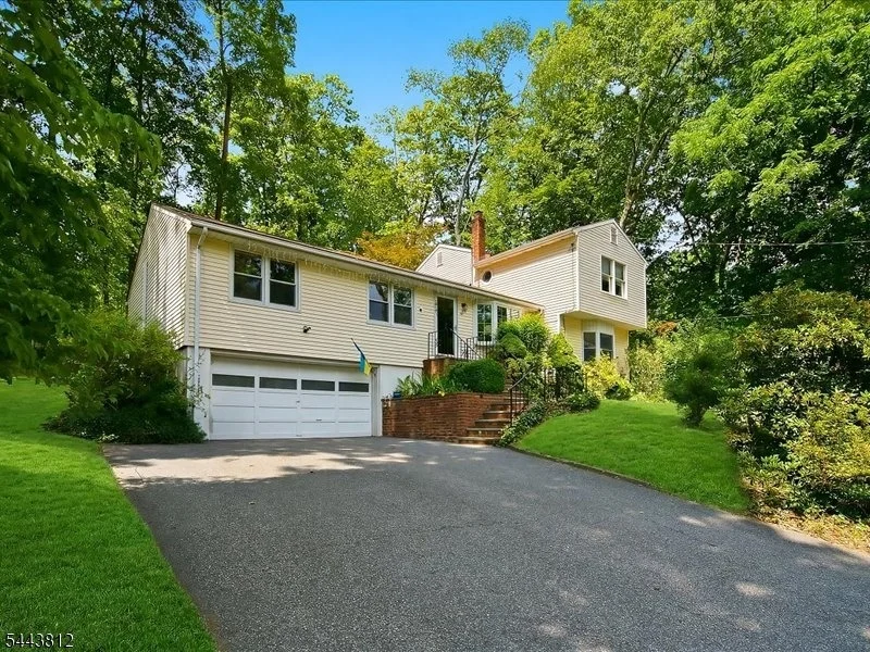 Photo of 76 Long Hill Rd