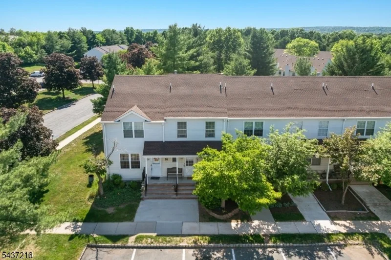 Photo of 902 Wetherburn Ct