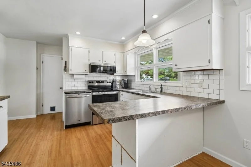Photo of 21 Wayside Ln
