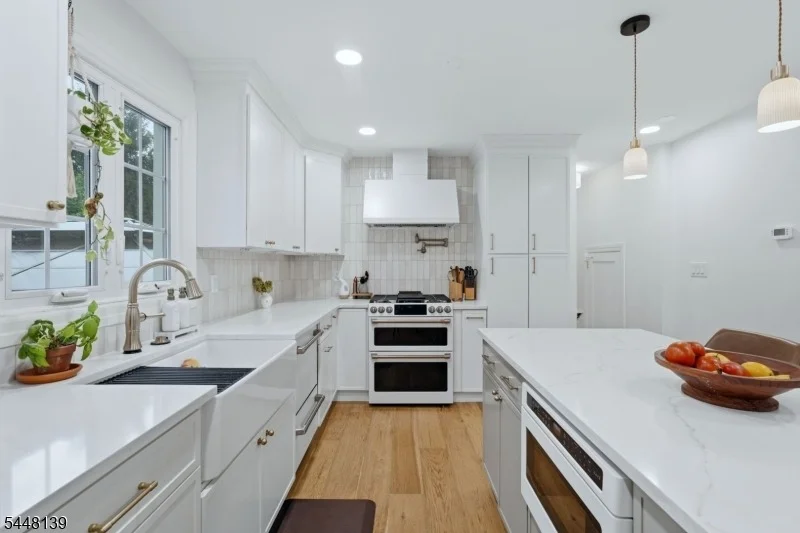 Photo of 102 Mortimer Ave