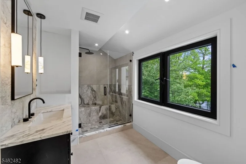 Photo of 809 West Shore Drive