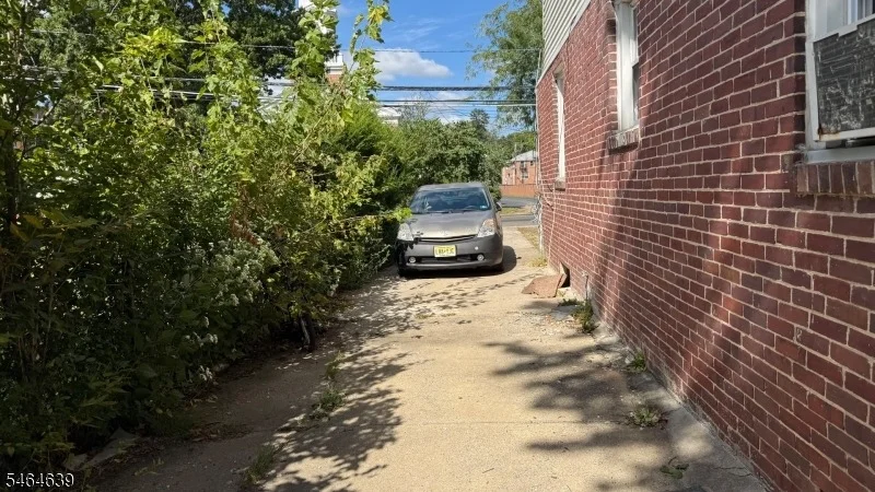 Photo of 640 E Front St