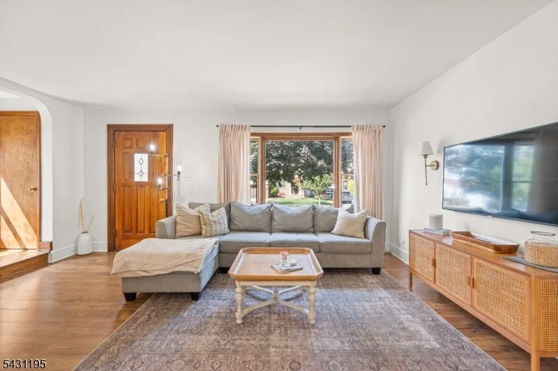 Photo of 28 Mountain Ave