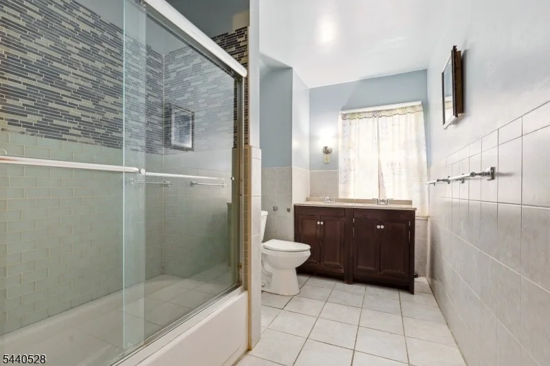 Photo of 569 Berkeley Ave