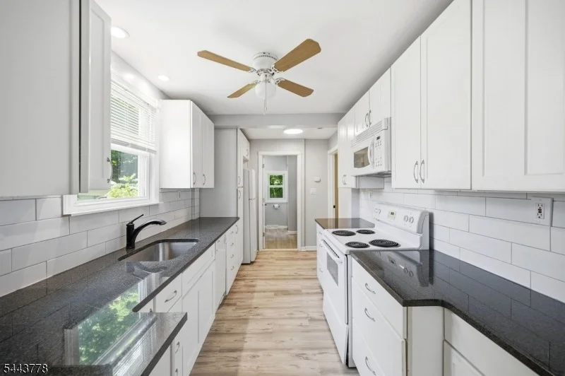 Photo of 82 Fairview Dr