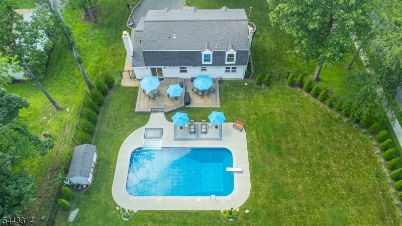 Photo of 37 Camelot Dr