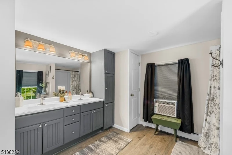 Photo of 11 New St