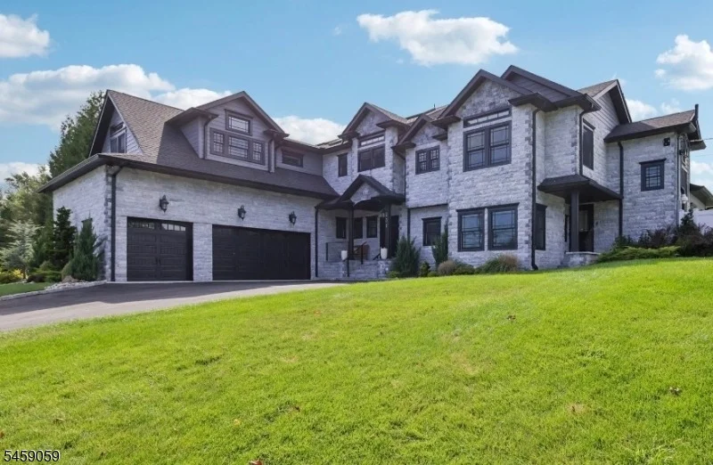 Photo of 231 Mountain Ave