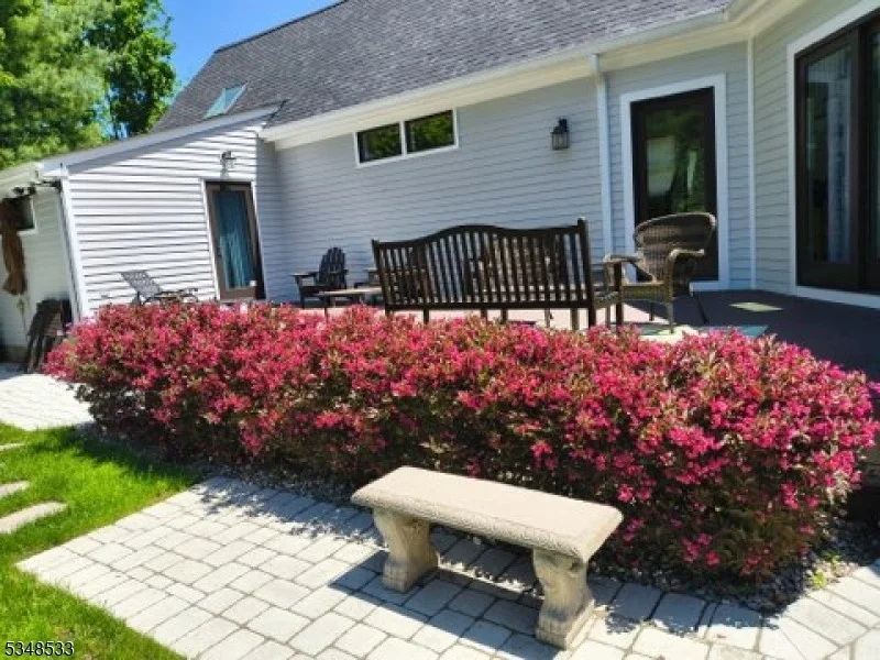 Photo of 11 Meadowbrook Ct