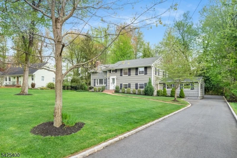 Photo of 28 Spring Ridge Dr