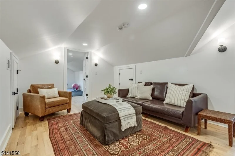 Photo of 27 Montclair Ave