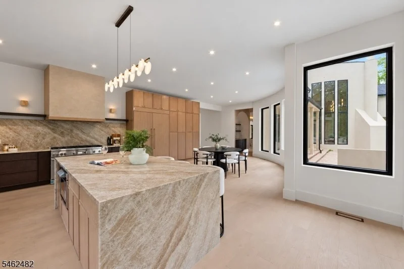 Photo of 809 West Shore Drive
