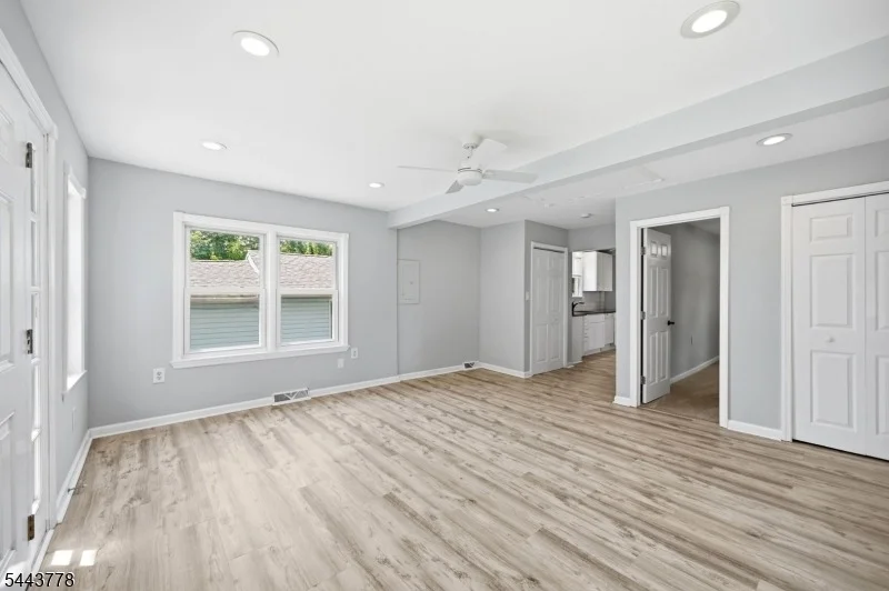 Photo of 82 Fairview Dr
