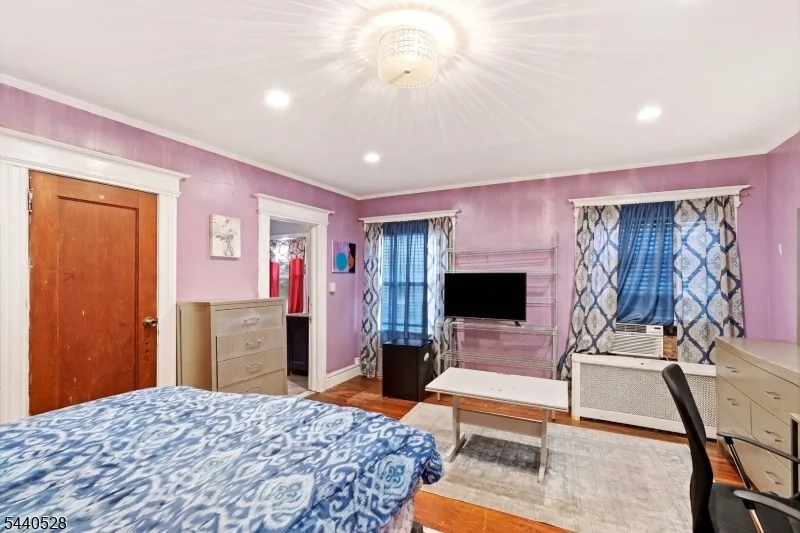 Photo of 569 Berkeley Ave
