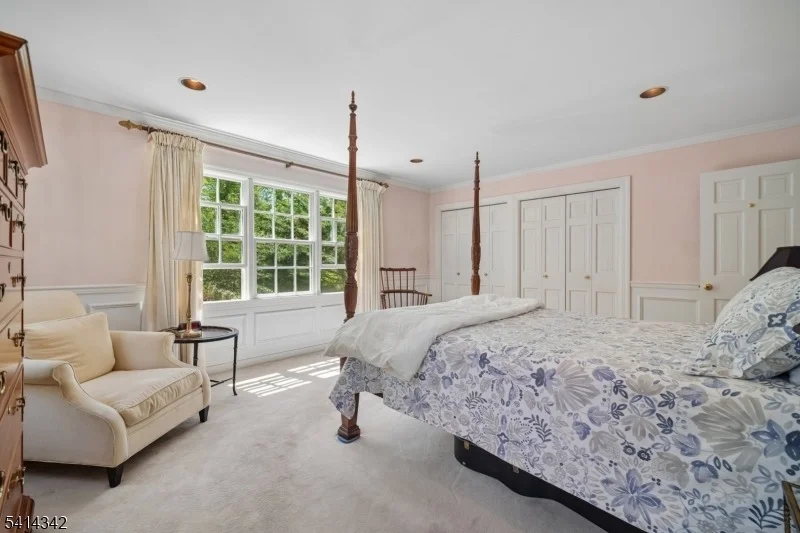 Photo of 638 Mountain Ave