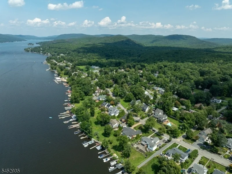 Photo of 175 Long Pond Rd