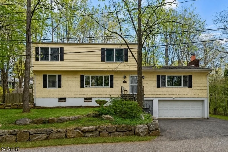 Photo of 33 Brooksyde Ave