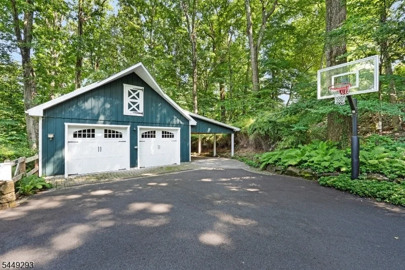 Photo of 11 Summit Rd