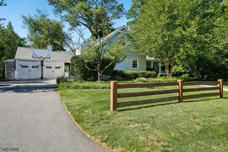 Photo of 1400 Orchard Rd