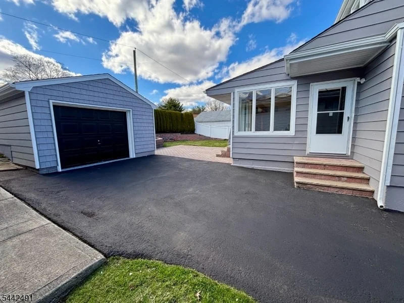 Photo of 9 Joan Pl