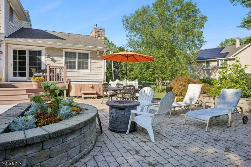Photo of 9 Pitcairn Dr
