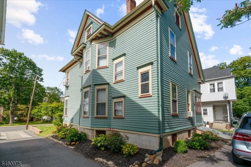 Photo of 128 Belvidere Ave