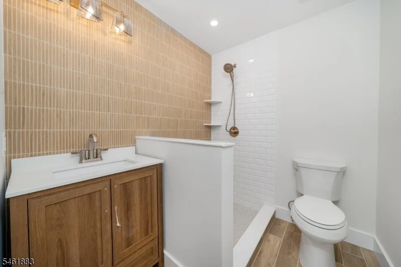 Photo of 157 Circle Dr