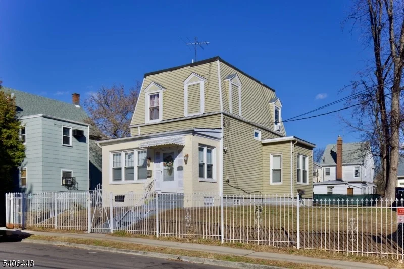 Photo of 14 Fuller Pl