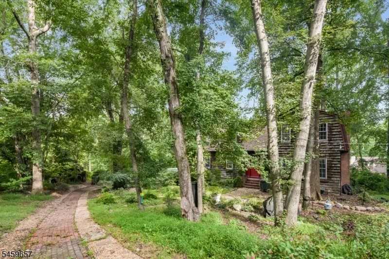 Photo of 44 Chestnut Rd
