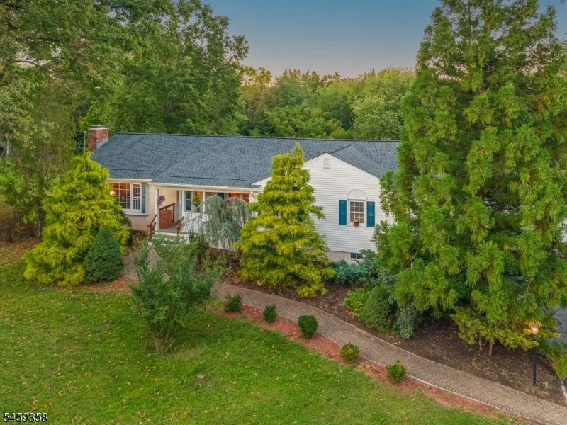 Photo of 2 Orchard Dr