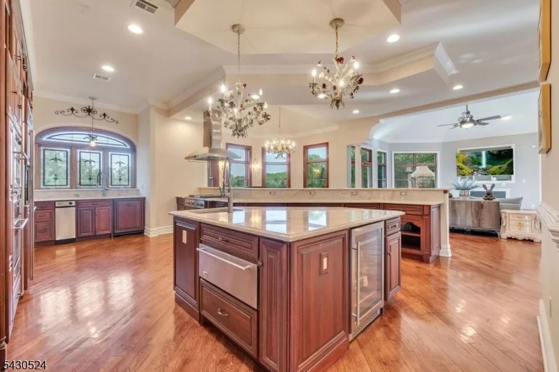 Photo of 37 Robbins Rd