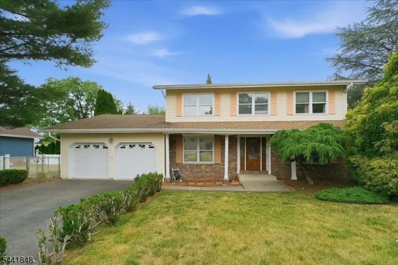 Photo of 28 Amherst Ct